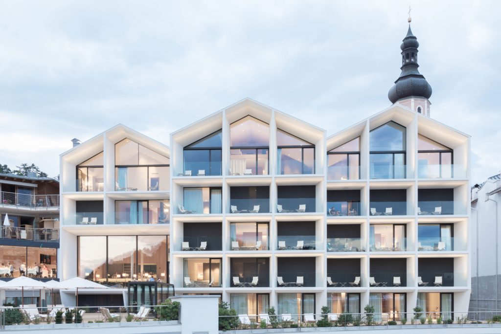 Aussenansicht des Boutique Hotel Schgaguler in den Dolomiten