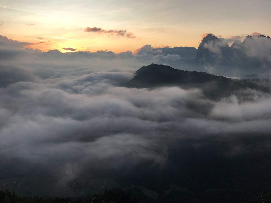 Sonnenaufgangswanderung auf der Seiser Alm - Boutique Hotel Schgaguler