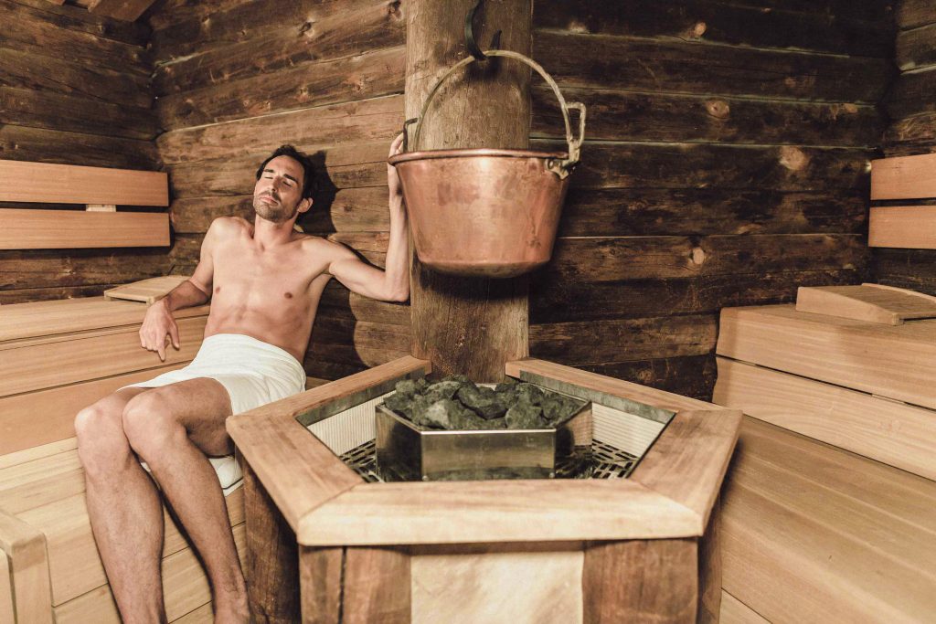 Finnische Sauna im Wellnessbereich des Hotel Schgaguler